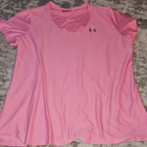 Under Armour Women's Pink V-Neck Top Size 1x